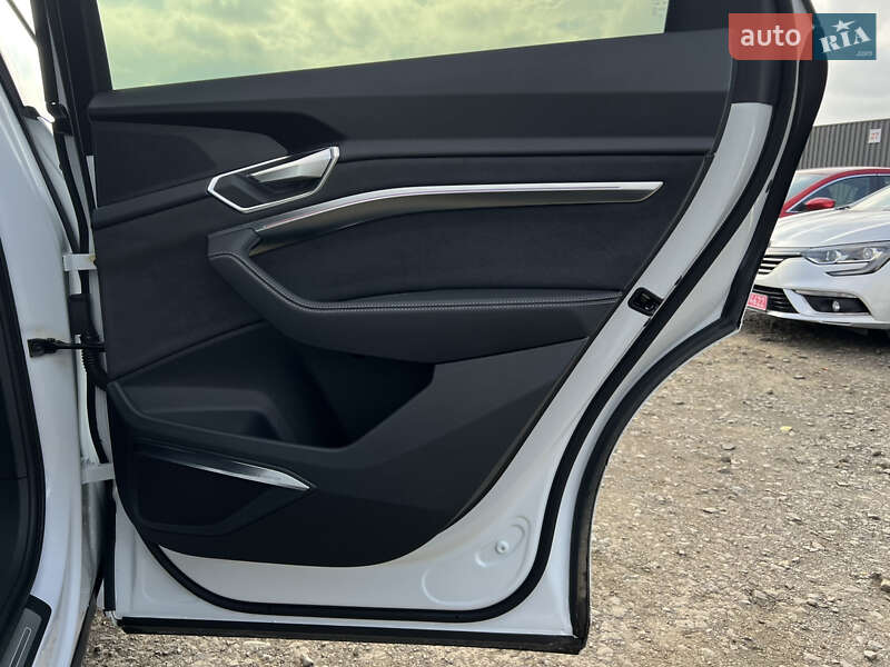 Позашляховик / Кросовер Audi e-tron 2022 в Луцьку фото 41 Позашляховик / Кросовер Audi e-tron 2022 в Луцьку