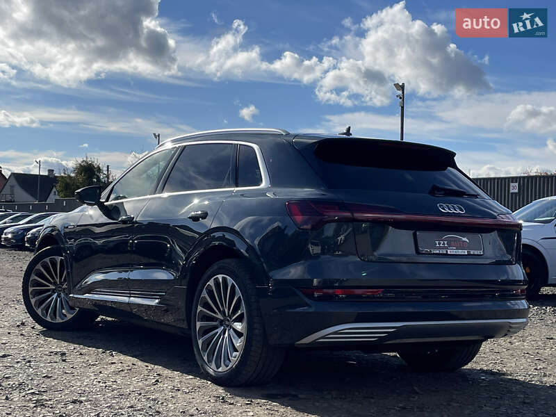 Позашляховик / Кросовер Audi e-tron 2022 в Луцьку