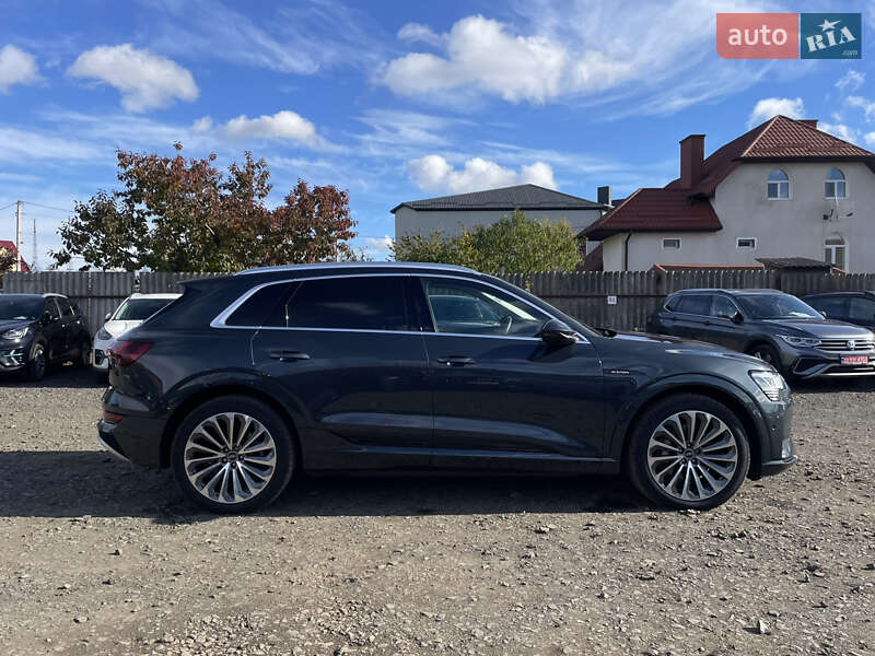 Позашляховик / Кросовер Audi e-tron 2022 в Луцьку