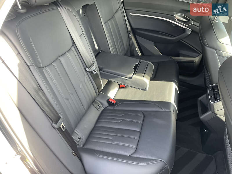 Позашляховик / Кросовер Audi e-tron 2022 в Луцьку