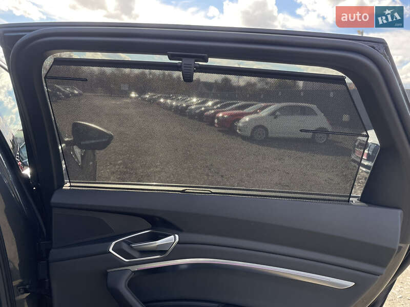 Позашляховик / Кросовер Audi e-tron 2022 в Луцьку