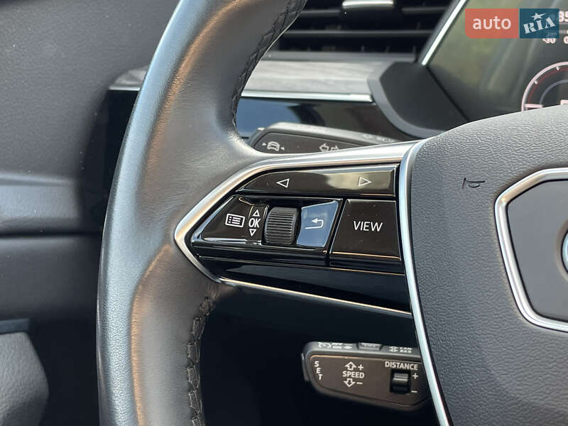 Позашляховик / Кросовер Audi e-tron 2022 в Луцьку