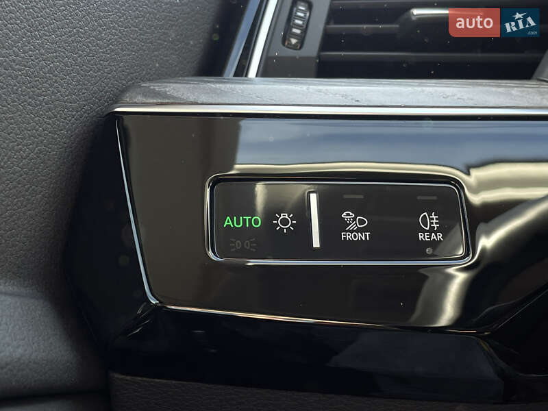 Позашляховик / Кросовер Audi e-tron 2022 в Луцьку