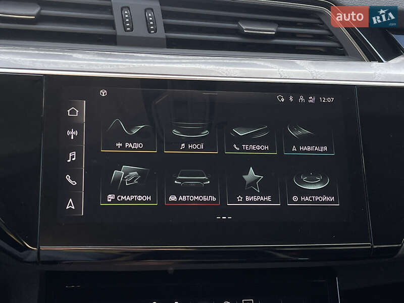 Позашляховик / Кросовер Audi e-tron 2022 в Луцьку