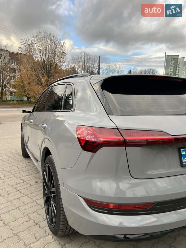 Позашляховик / Кросовер Audi e-tron 2020 в Києві
