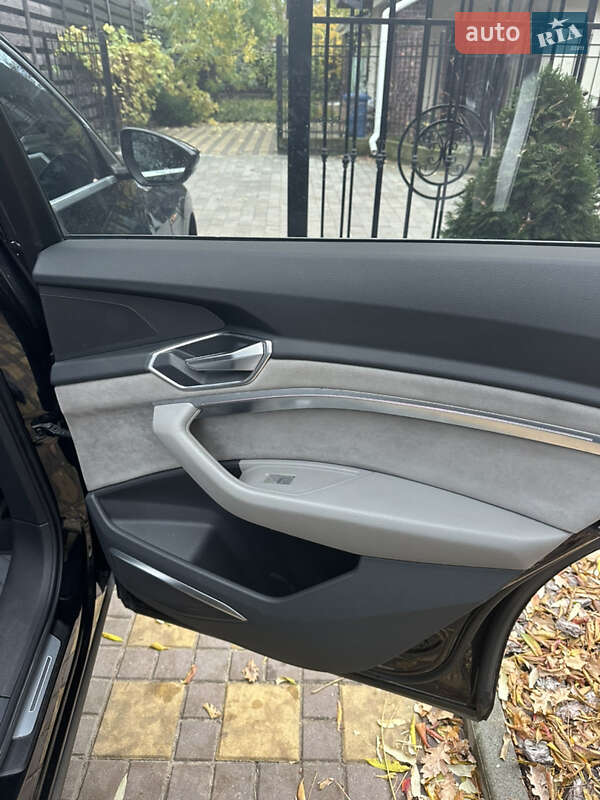 Позашляховик / Кросовер Audi e-tron 2019 в Ірпені фото 15 Позашляховик / Кросовер Audi e-tron 2019 в Ірпені