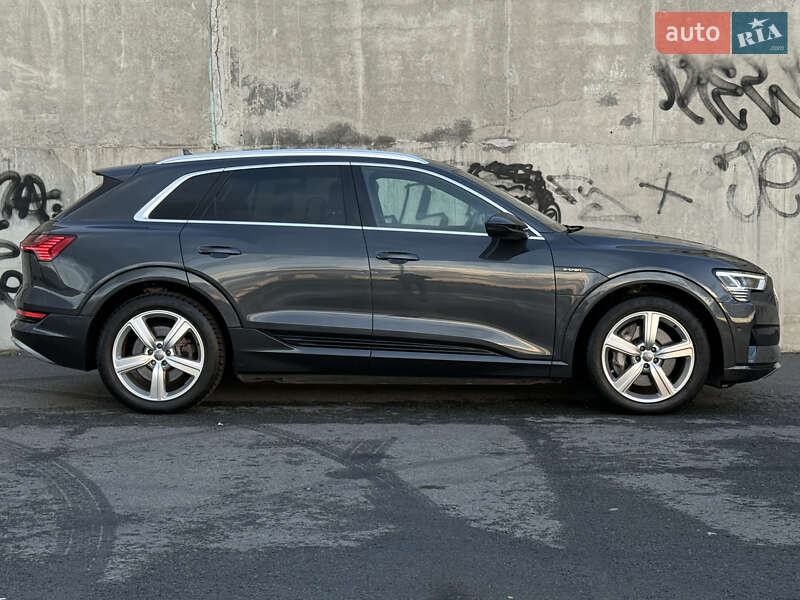 Позашляховик / Кросовер Audi e-tron 2020 в Львові фото 13 Позашляховик / Кросовер Audi e-tron 2020 в Львові