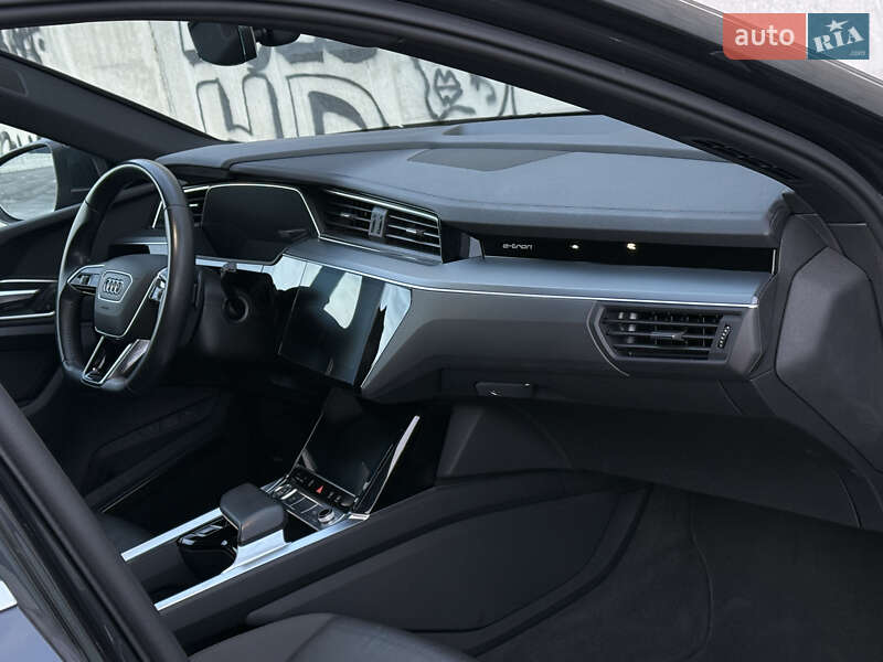Позашляховик / Кросовер Audi e-tron 2020 в Львові фото 39 Позашляховик / Кросовер Audi e-tron 2020 в Львові