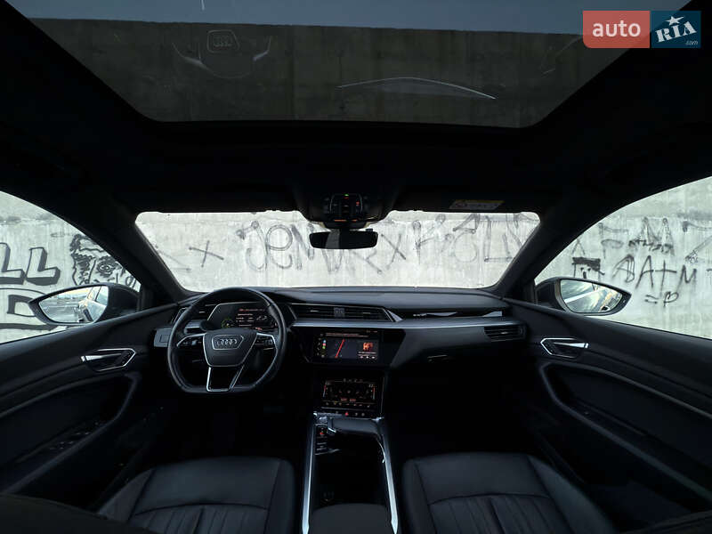 Позашляховик / Кросовер Audi e-tron 2020 в Львові фото 41 Позашляховик / Кросовер Audi e-tron 2020 в Львові