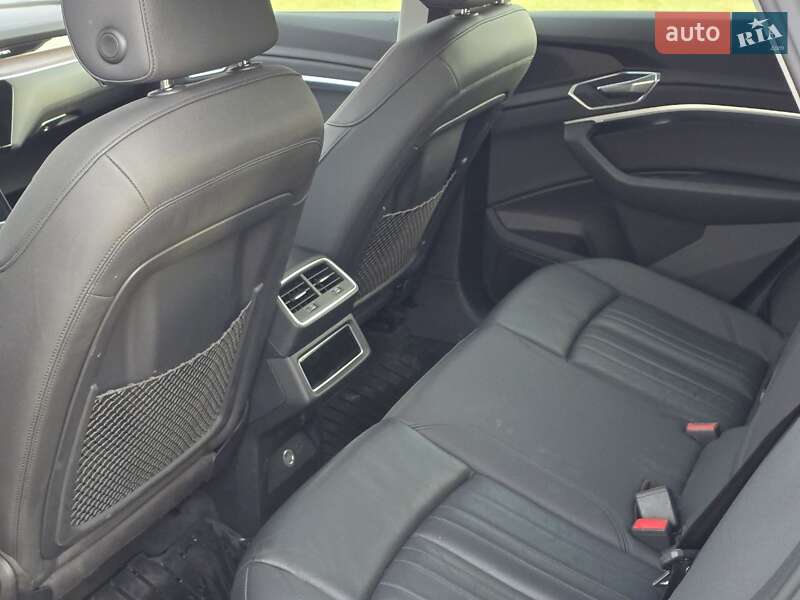 Позашляховик / Кросовер Audi e-tron 2019 в Тернополі фото 38 Позашляховик / Кросовер Audi e-tron 2019 в Тернополі