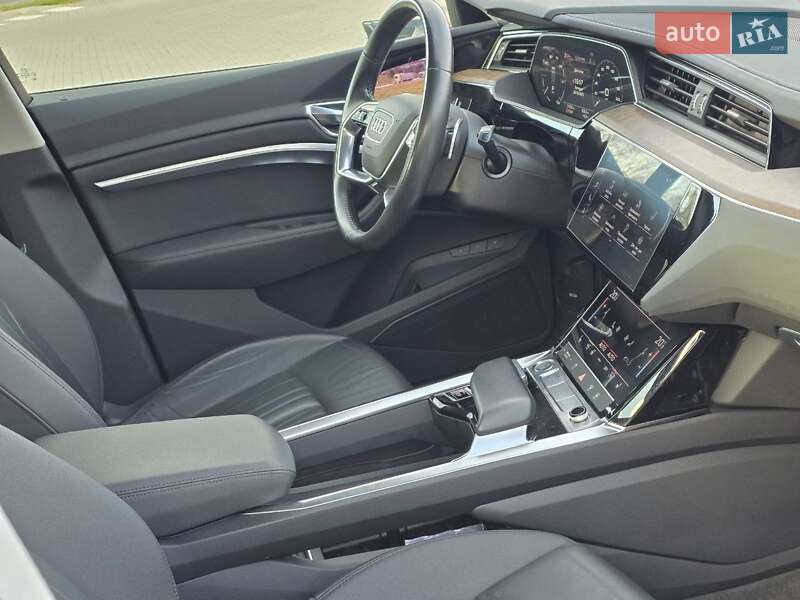 Позашляховик / Кросовер Audi e-tron 2019 в Тернополі фото 48 Позашляховик / Кросовер Audi e-tron 2019 в Тернополі
