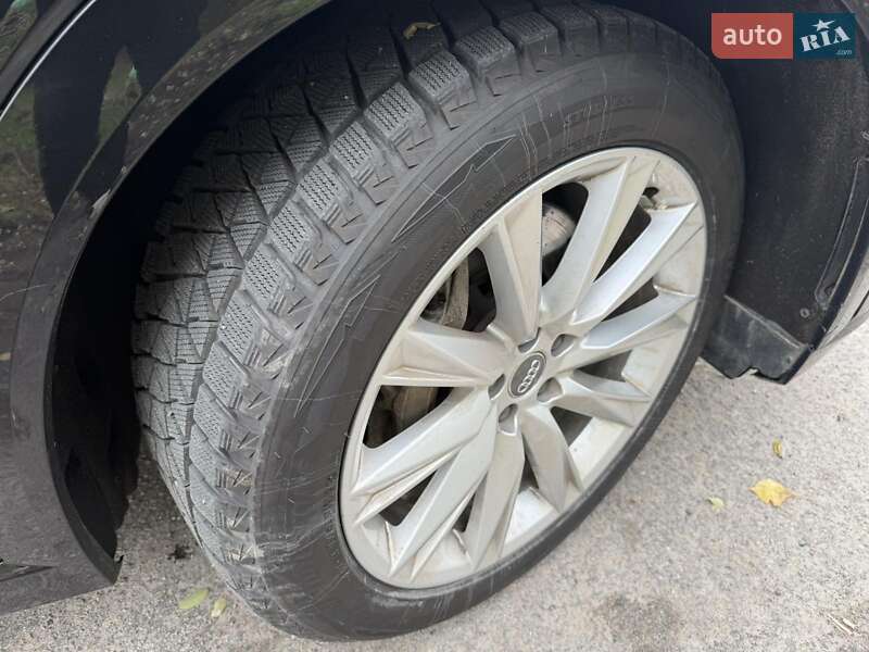 Внедорожник / Кроссовер Audi e-tron 2019 в Киеве