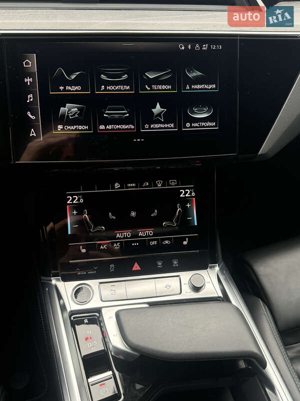 Позашляховик / Кросовер Audi e-tron 2022 в Іршаві