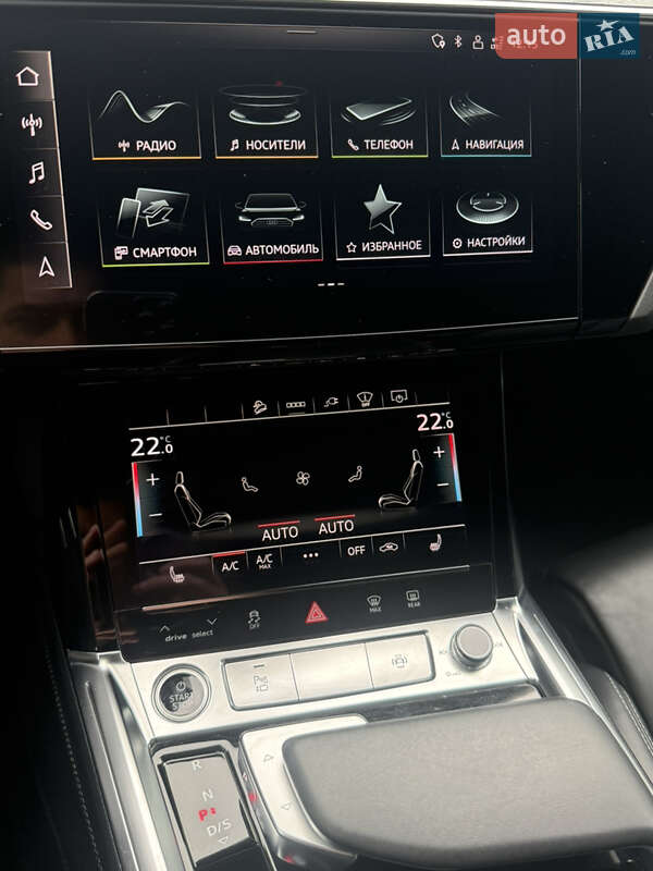 Позашляховик / Кросовер Audi e-tron 2022 в Іршаві