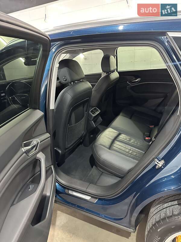 Внедорожник / Кроссовер Audi e-tron 2019 в Тернополе