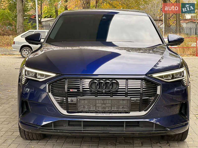Внедорожник / Кроссовер Audi e-tron 2022 в Днепре
