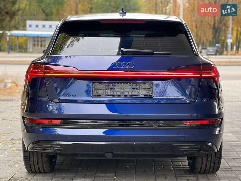 Внедорожник / Кроссовер Audi e-tron 2022 в Днепре