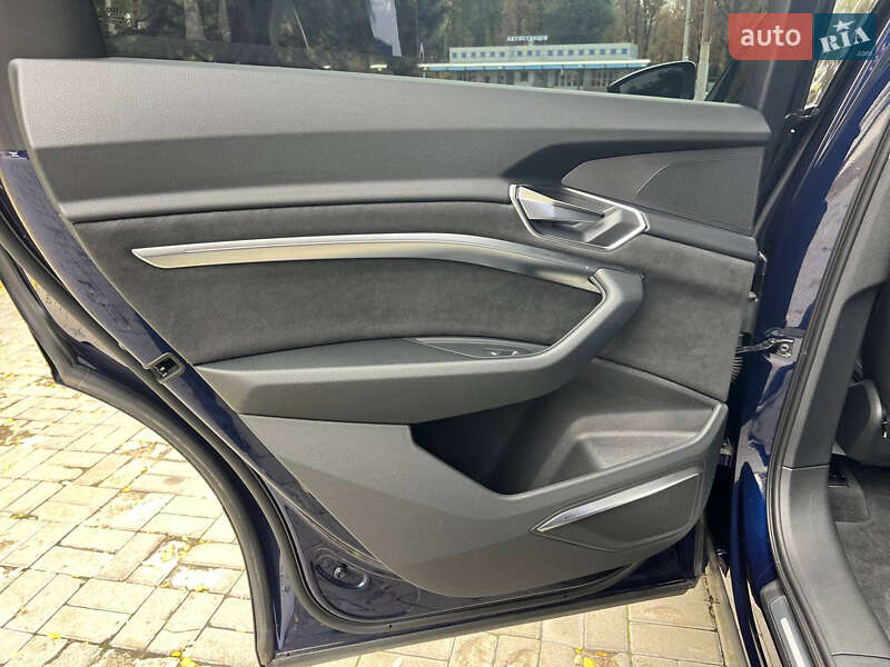 Внедорожник / Кроссовер Audi e-tron 2022 в Днепре