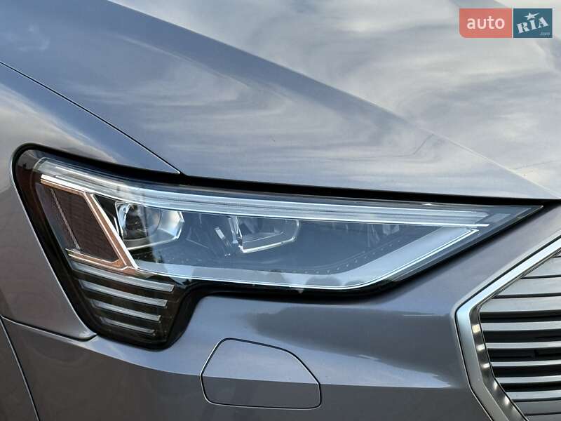 Позашляховик / Кросовер Audi e-tron 2019 в Рівному