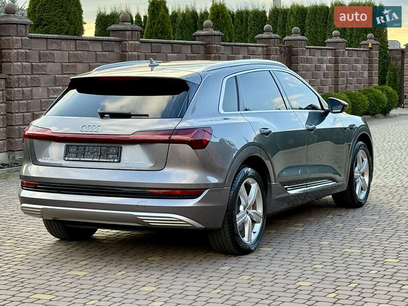 Позашляховик / Кросовер Audi e-tron 2019 в Рівному
