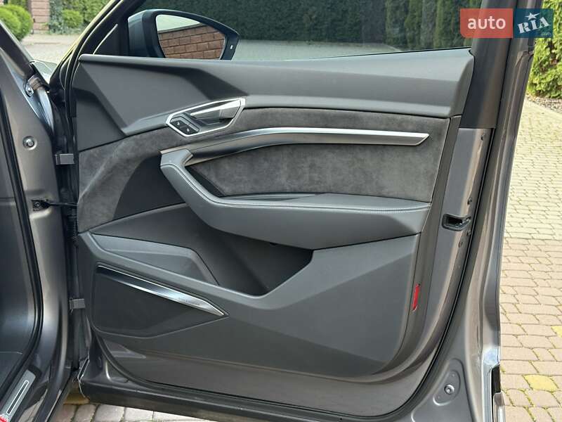 Позашляховик / Кросовер Audi e-tron 2019 в Рівному