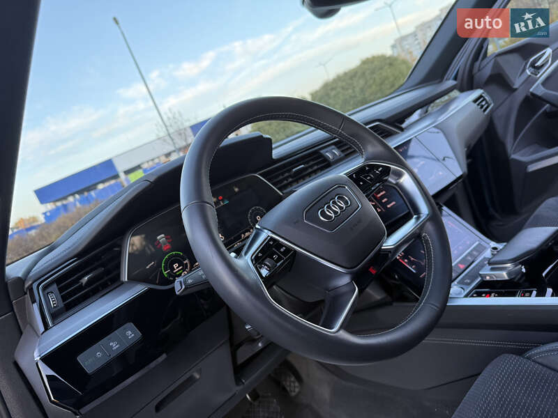 Позашляховик / Кросовер Audi e-tron 2020 в Львові фото 47 Позашляховик / Кросовер Audi e-tron 2020 в Львові