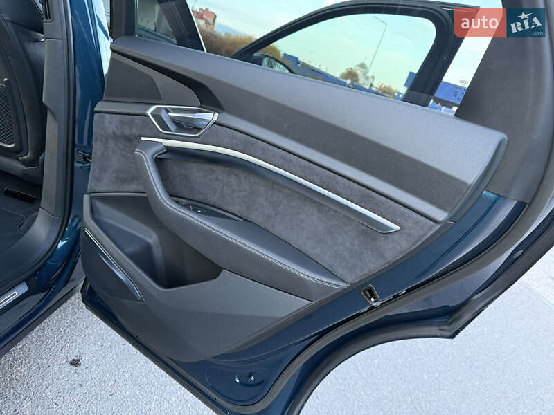 Позашляховик / Кросовер Audi e-tron 2020 в Львові фото 59 Позашляховик / Кросовер Audi e-tron 2020 в Львові