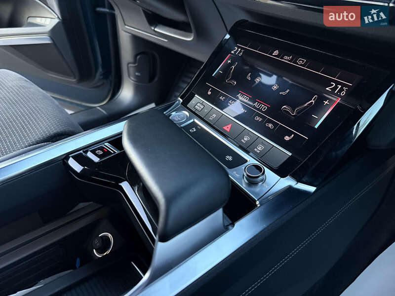 Позашляховик / Кросовер Audi e-tron 2020 в Львові фото 67 Позашляховик / Кросовер Audi e-tron 2020 в Львові