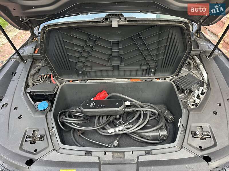 Позашляховик / Кросовер Audi e-tron 2021 в Тернополі фото 20 Позашляховик / Кросовер Audi e-tron 2021 в Тернополі
