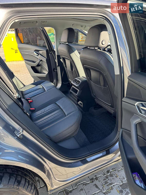 Внедорожник / Кроссовер Audi e-tron 2019 в Черновцах