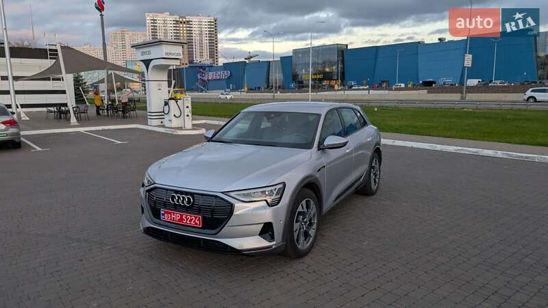 Позашляховик / Кросовер Audi e-tron 2020 в Києві