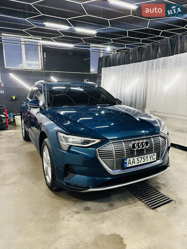 Внедорожник / Кроссовер Audi e-tron 2019 в Тернополе