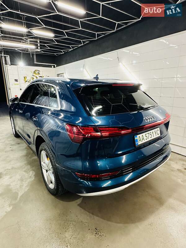 Внедорожник / Кроссовер Audi e-tron 2019 в Тернополе