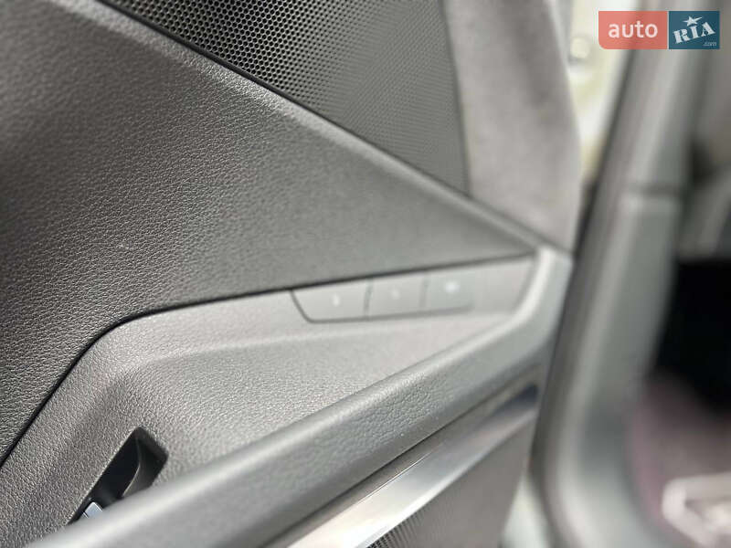 Позашляховик / Кросовер Audi e-tron 2022 в Дніпрі