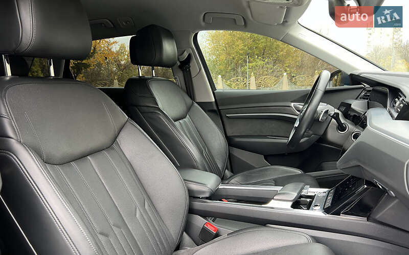 Внедорожник / Кроссовер Audi e-tron 2021 в Львове фото 23 Внедорожник / Кроссовер Audi e-tron 2021 в Львове