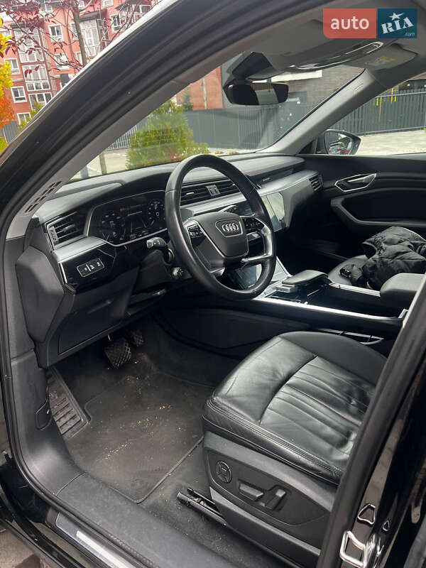 Внедорожник / Кроссовер Audi e-tron 2019 в Киеве фото 7 Внедорожник / Кроссовер Audi e-tron 2019 в Киеве
