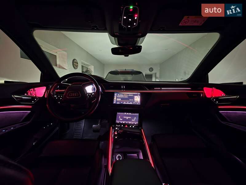 Внедорожник / Кроссовер Audi e-tron 2019 в Одессе фото 14 Внедорожник / Кроссовер Audi e-tron 2019 в Одессе