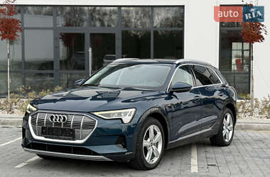 Позашляховик / Кросовер Audi e-tron 2021 в Городку