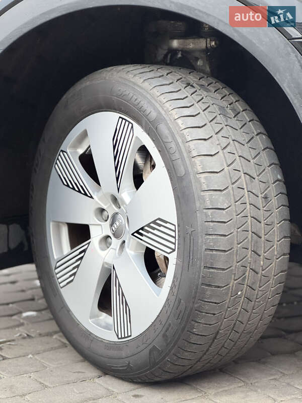 Позашляховик / Кросовер Audi e-tron 2019 в Рівному фото 8 Позашляховик / Кросовер Audi e-tron 2019 в Рівному