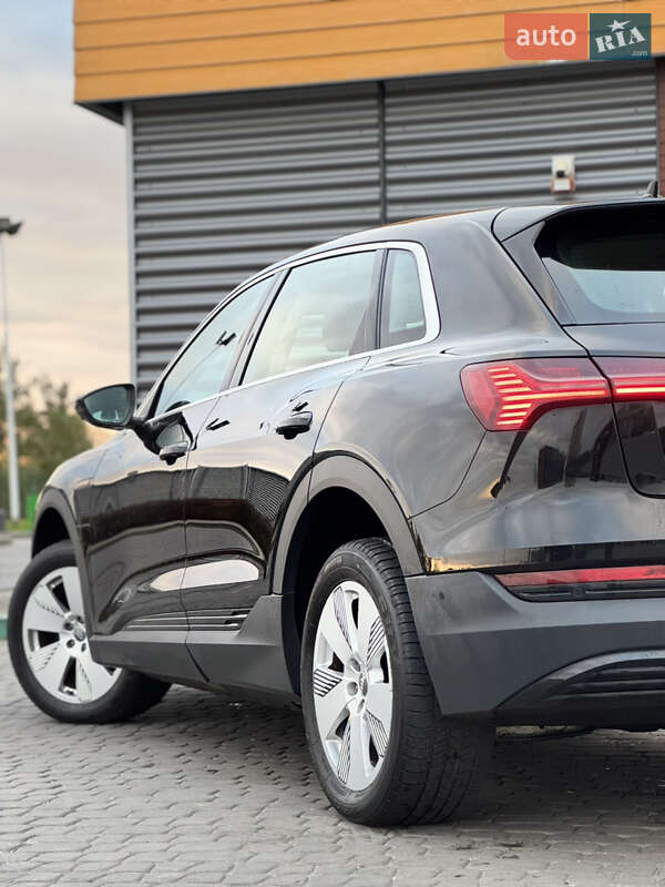 Позашляховик / Кросовер Audi e-tron 2019 в Рівному фото 16 Позашляховик / Кросовер Audi e-tron 2019 в Рівному