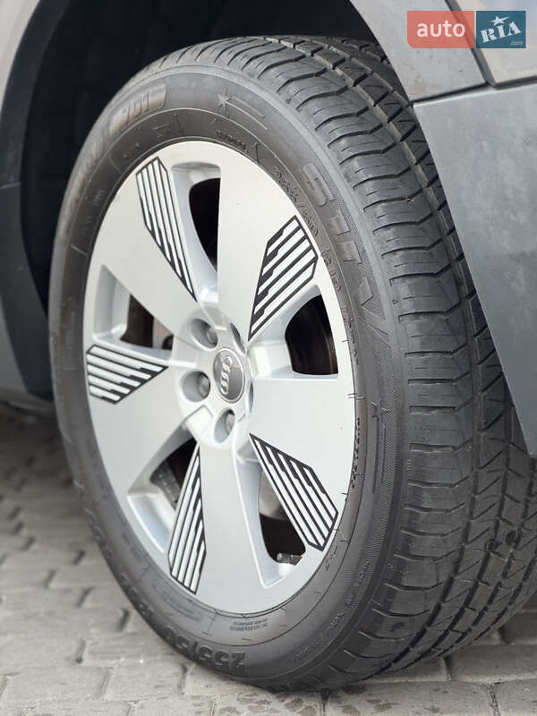 Позашляховик / Кросовер Audi e-tron 2019 в Рівному фото 19 Позашляховик / Кросовер Audi e-tron 2019 в Рівному