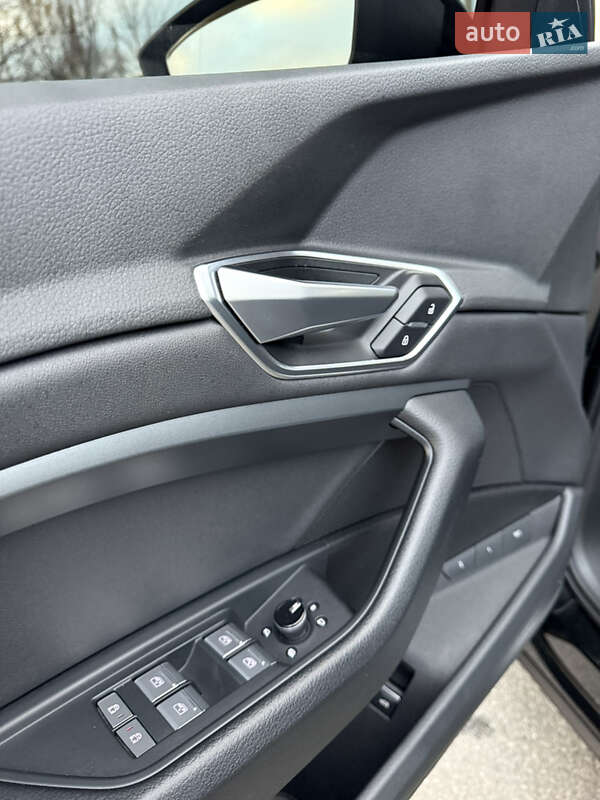 Позашляховик / Кросовер Audi e-tron 2022 в Бердичеві