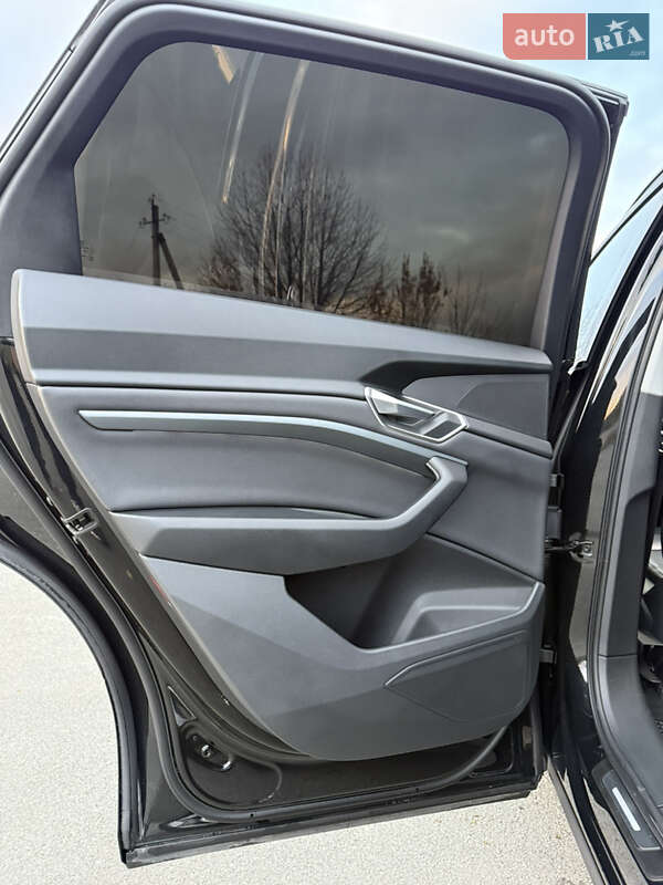 Позашляховик / Кросовер Audi e-tron 2022 в Бердичеві