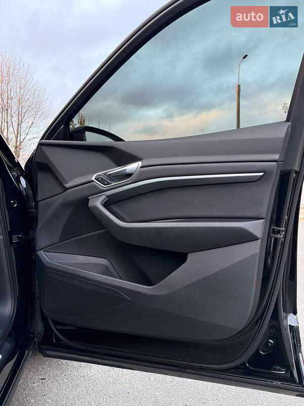 Позашляховик / Кросовер Audi e-tron 2022 в Бердичеві