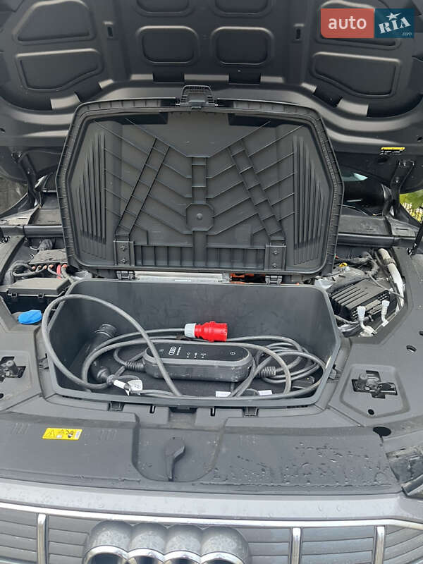 Позашляховик / Кросовер Audi e-tron 2022 в Старокостянтинові