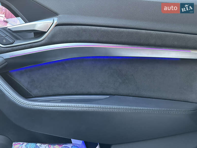 Позашляховик / Кросовер Audi e-tron 2020 в Львові фото 10 Позашляховик / Кросовер Audi e-tron 2020 в Львові