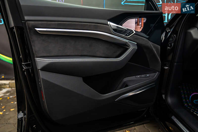 Позашляховик / Кросовер Audi e-tron 2019 в Луцьку