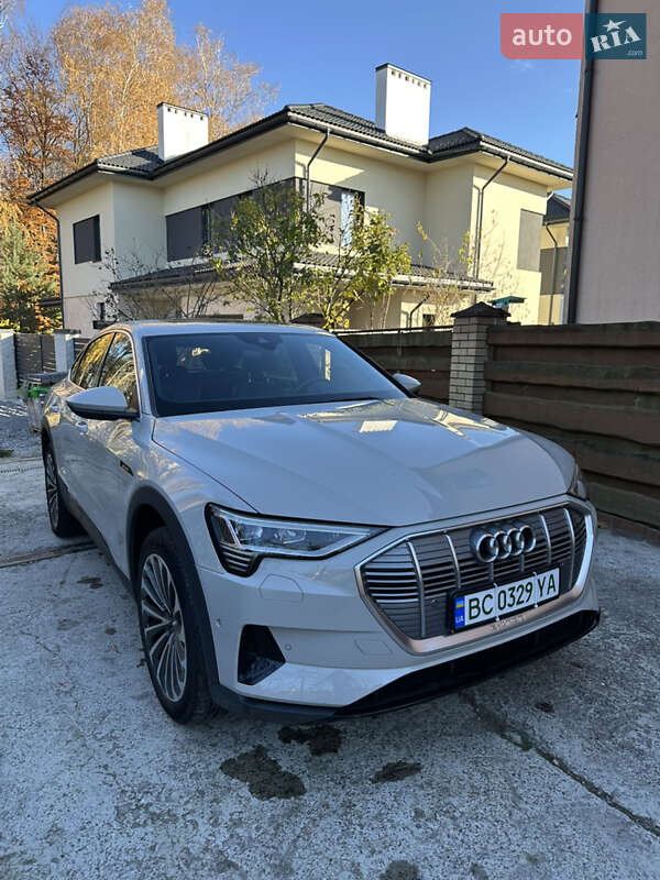 Позашляховик / Кросовер Audi e-tron 2020 в Львові фото 13 Позашляховик / Кросовер Audi e-tron 2020 в Львові