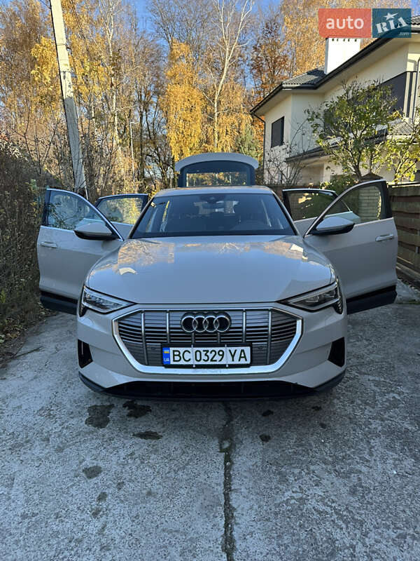 Позашляховик / Кросовер Audi e-tron 2020 в Львові фото 21 Позашляховик / Кросовер Audi e-tron 2020 в Львові