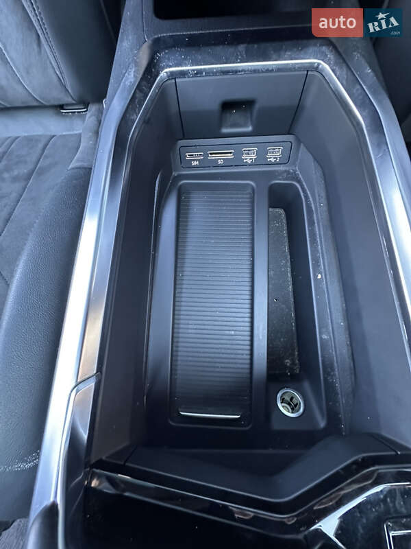 Позашляховик / Кросовер Audi e-tron 2020 в Львові фото 31 Позашляховик / Кросовер Audi e-tron 2020 в Львові